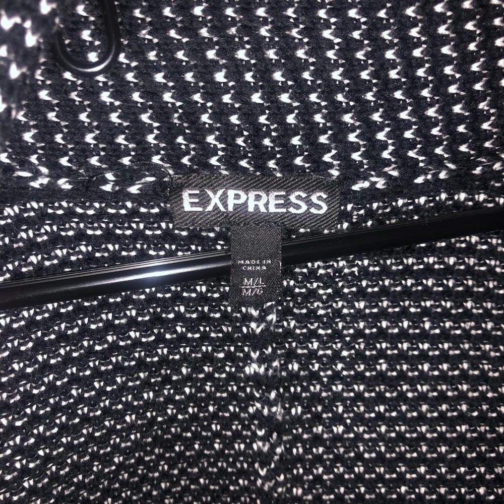 Sweater - Picture 4 of 4